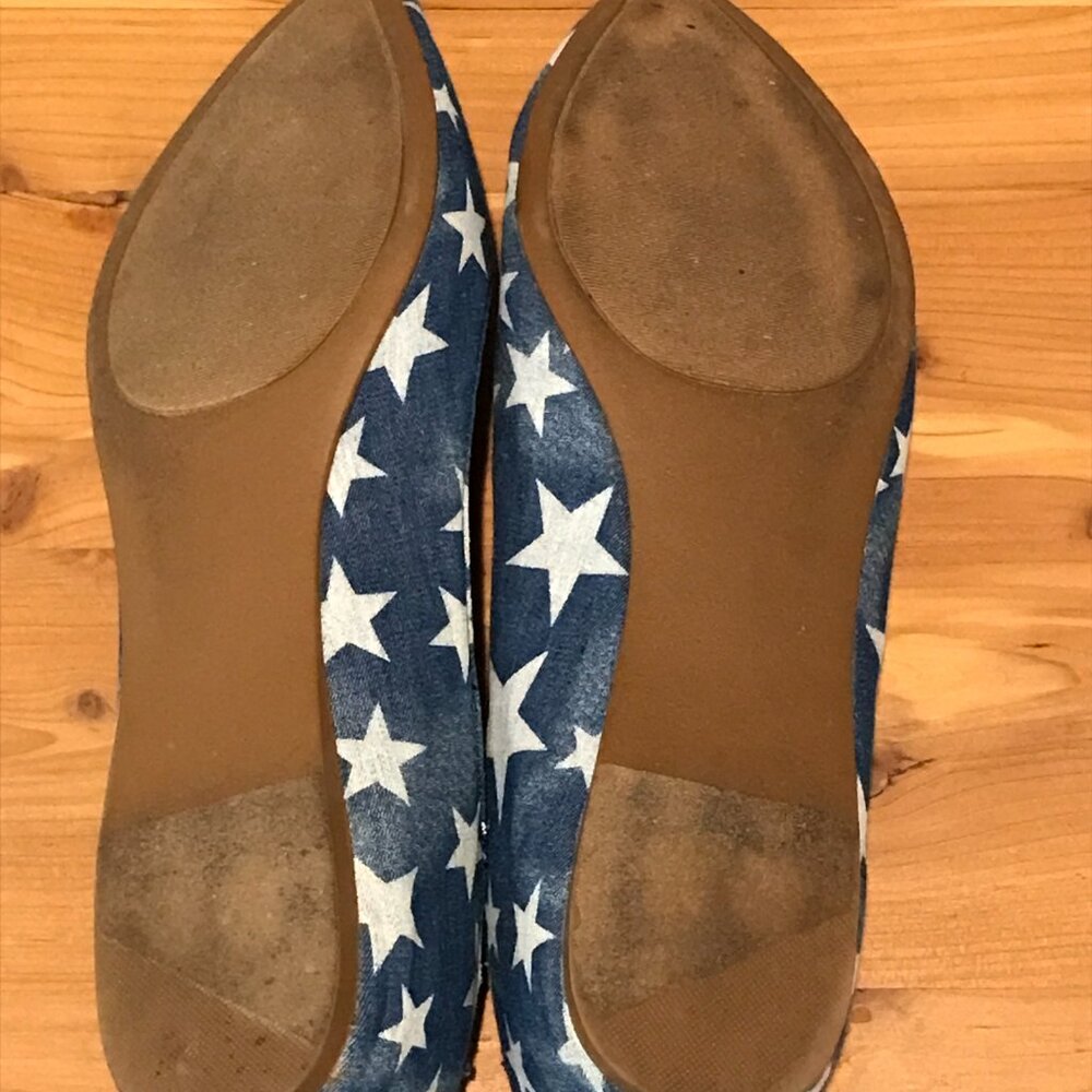 Steve Madden Women's Blue Star Print Pointed Flats - Picture 5 of 5